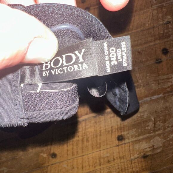 Victoria’s Secret black 34DD lined multi-way strapless bra - Picture 3 of 3